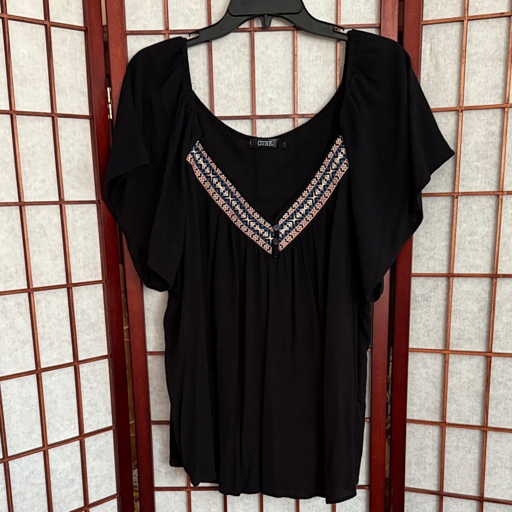 Cure. Black Blouse With Embroidered Accent, Size 3X